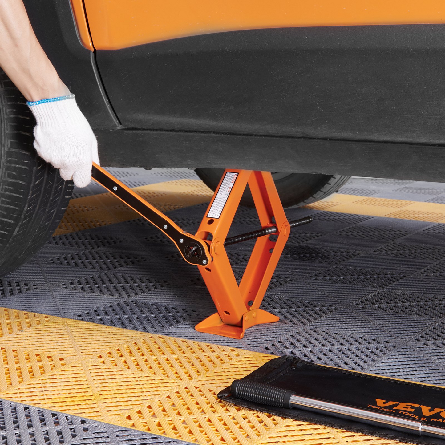 VEVOR Scissor Jack, 2.5 Ton/2500 kg Scissor Car Jack, 9.4 cm-43.4 cm Lifting Range Scissor Lift Jack with Ratcheting Handle and L-Wrench, Portable Tire Jack for Cars Trucks Sedans MPVs