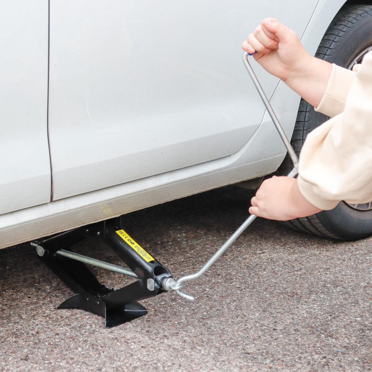 1.5 Tonne Heavy Duty Scissor Jack - Emergency Car & Garage Lifting Tool