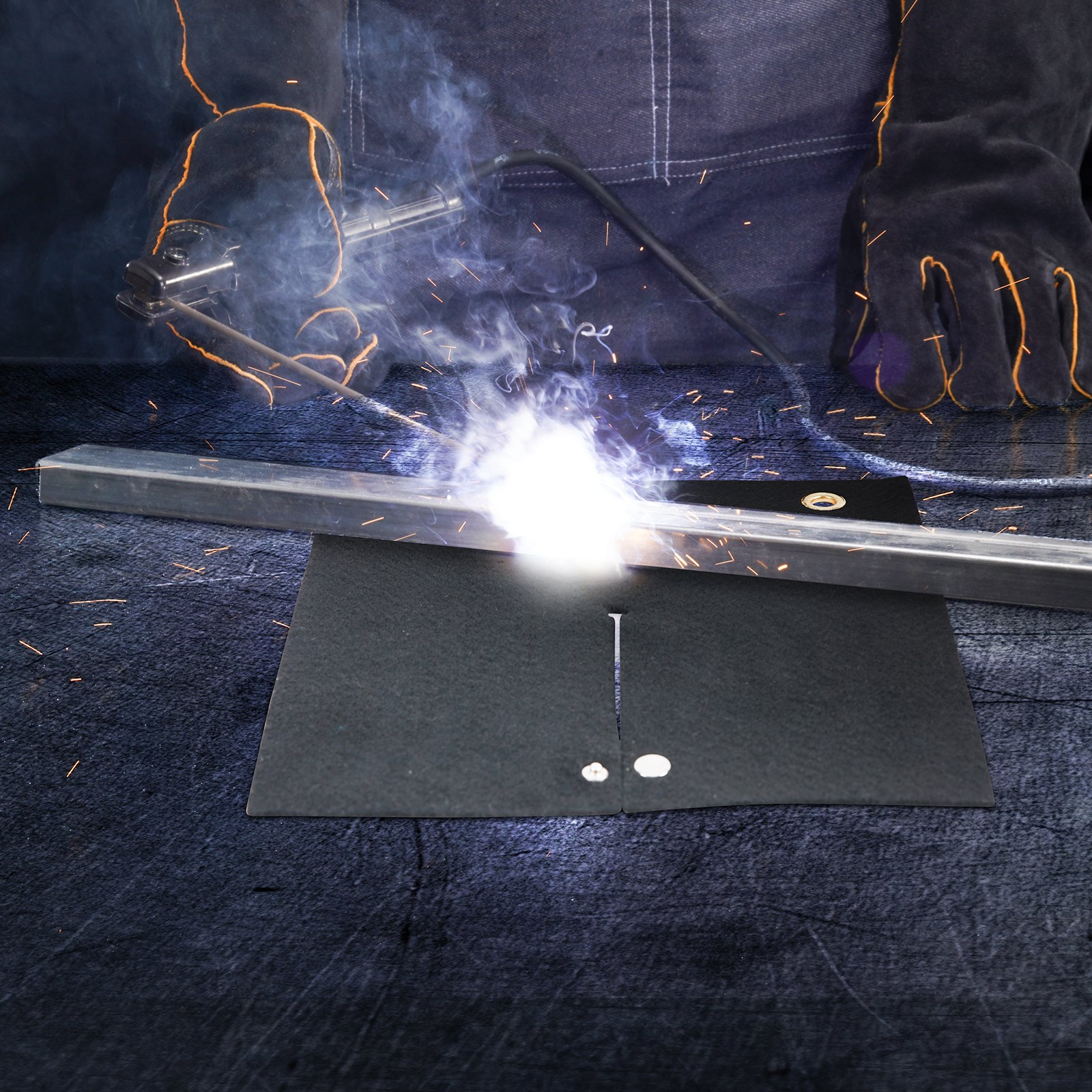 VEVOR Welding Blanket, 305 x 305 mm Carbon Fiber Heat Shield Welding Mat, Up To 1800°F Heat Resistant, Flame Protector Pad Plumbing Hole Propane Torch, Soldering Pad with Metal Grommets for Copper Pipe
