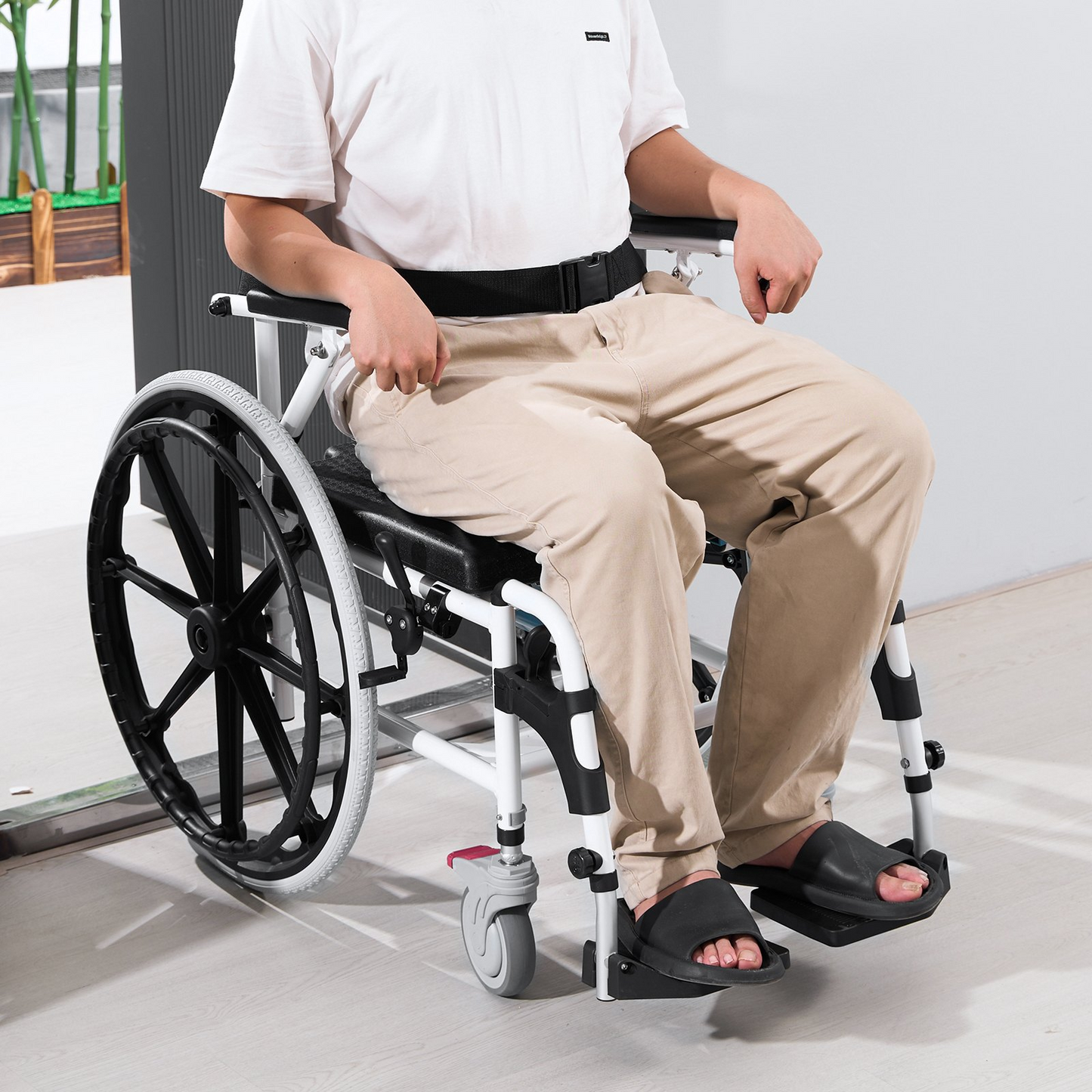 VEVOR Shower Wheelchair 17.5in/44.5 cm Al Alloy Commode Bathroom Wheelchair for Disabled